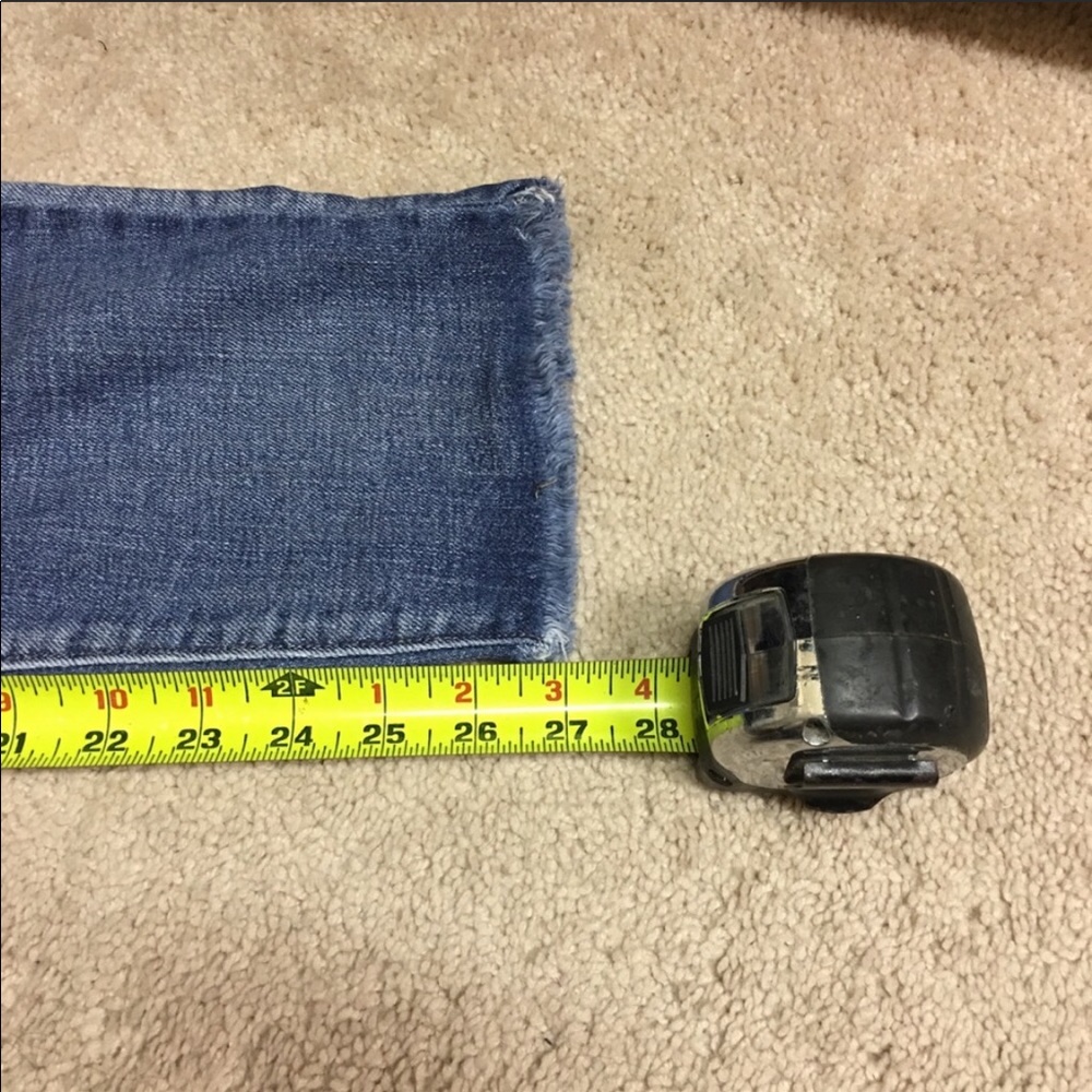 Distressed Jeans - Picture 4 of 6